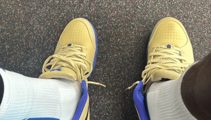 保罗-乔治Ins展示脚下穿着的巴塞罗那联名科比4