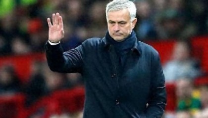 开云APP-师徒对决暗藏杀机！阿韦洛亚率皇马迎战穆里尼奥，关键战不容有失