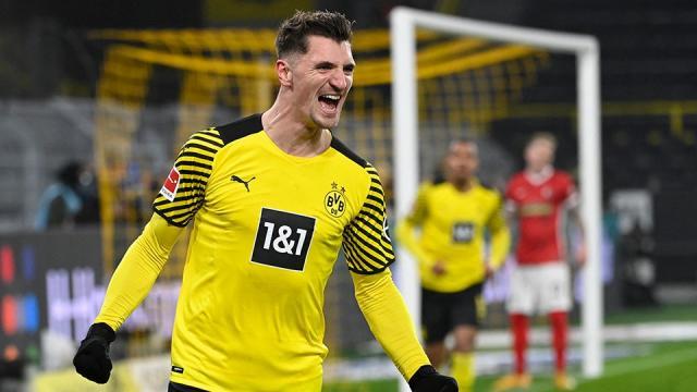 1642204915640093869.jpg LIVE-Thomas-Meunier-puts-Borussia-Dortmund-on-roses-with-two.jpg